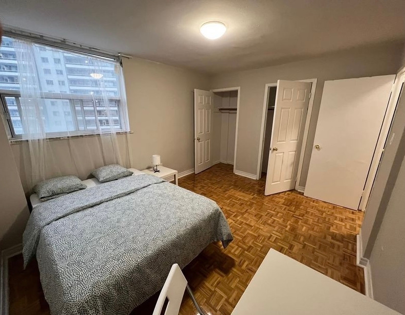 260 WELLESLY DELUXE ROOM